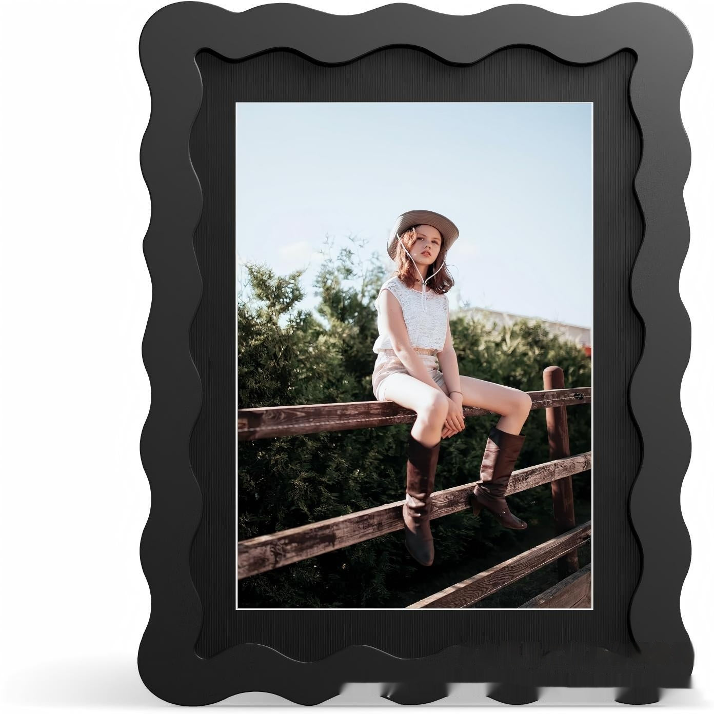 Wavy Frame Wooden Home Decoration Picture Frame