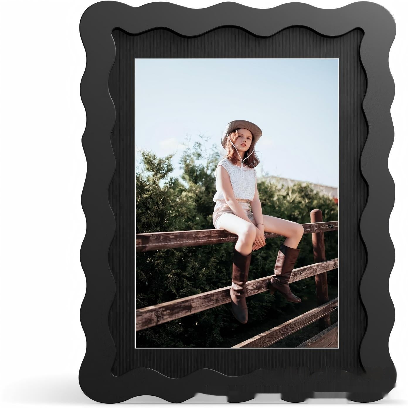 Wavy Frame Wooden Home Decoration Picture Frame